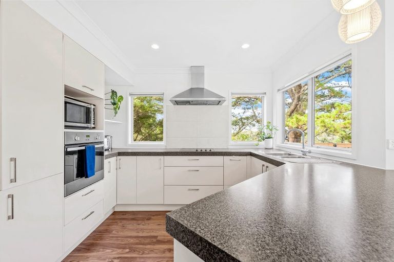 Photo of property in 1143a Whangaparaoa Road, Tindalls Beach, Whangaparaoa, 0930
