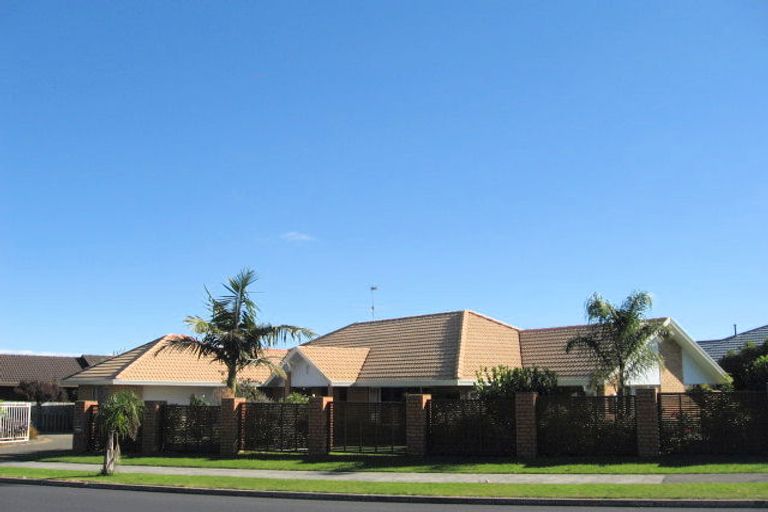 Photo of property in 170 Hill Road, Manurewa, Auckland, 2105