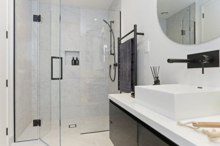 Photo of property in 2 Cilliers Drive, Silverdale, 0932