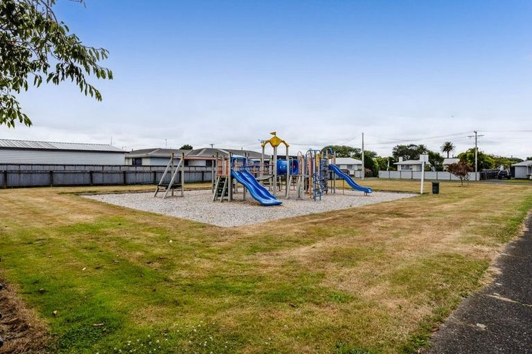 Photo of property in 6 Charles Major Place, Hawera, 4610