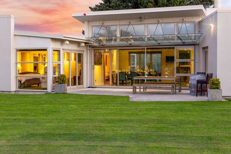 Photo of property in 18 Campbell Drive, Martinborough, 5711