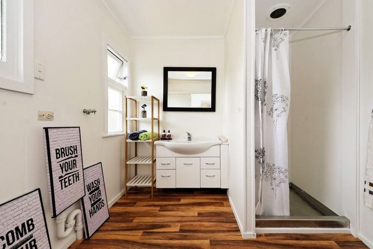 Photo of property in 4/54 View Road, Henderson, Auckland, 0612