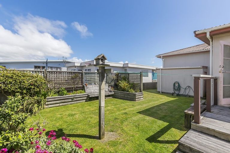 Photo of property in 12 Beach Road, Titahi Bay, Porirua, 5022