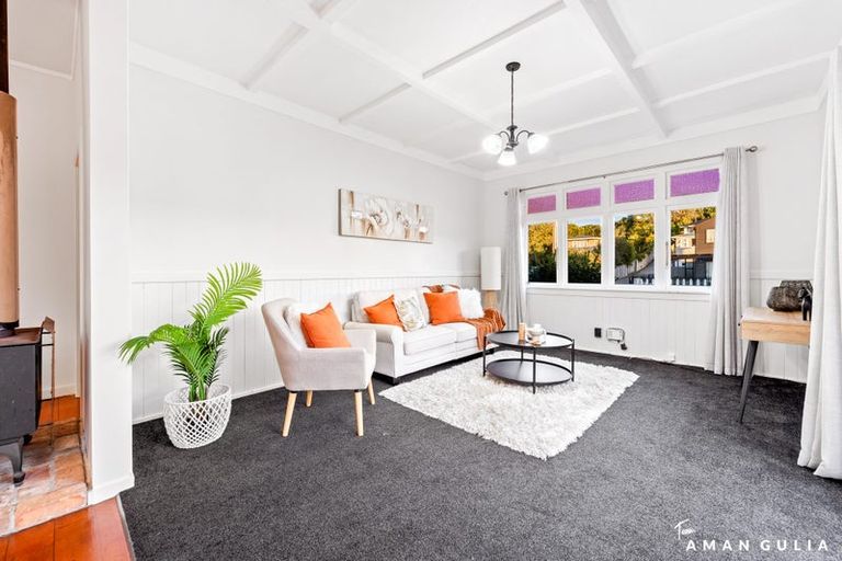 Photo of property in 221 Henderson Valley Road, Henderson, Auckland, 0612