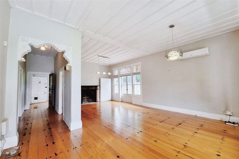 Photo of property in 1 Puriri Street, Takapuna, Auckland, 0622