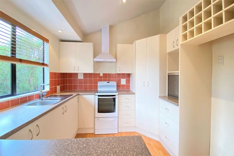 Photo of property in 4/390 West Coast Road, Glen Eden, Auckland, 0602