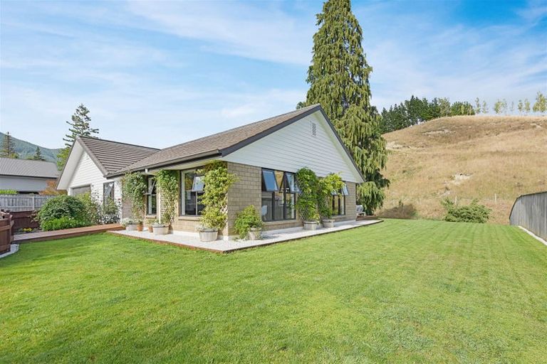 Photo of property in 32 Sunningdale Drive, Stoke, Nelson, 7011