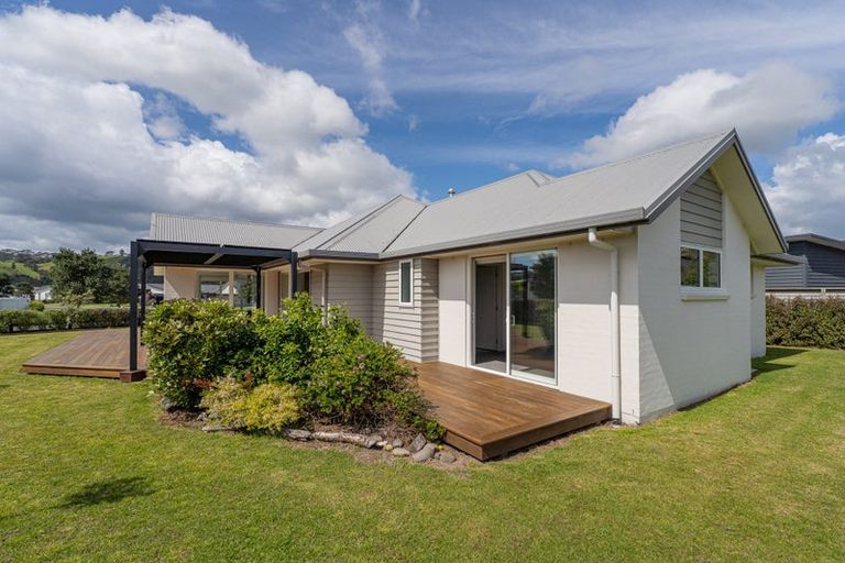 Photo of property in 37 Longreach Drive, Cooks Beach, Whitianga, 3591