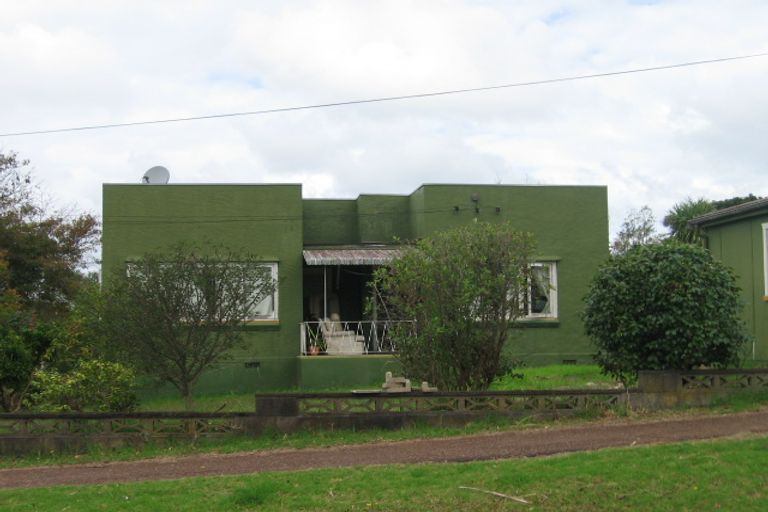 Photo of property in 14 West Lynn Road, Titirangi, Auckland, 0604