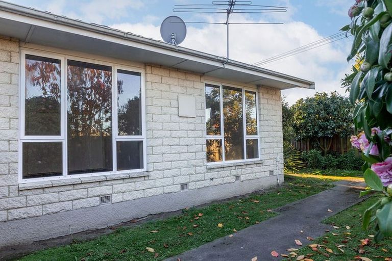 Photo of property in 1/51 Oldwood Street, Bishopdale, Christchurch, 8053