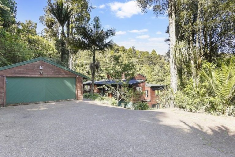 Photo of property in 236 Forest Hill Road, Waiatarua, Auckland, 0612