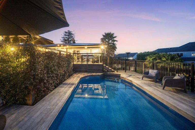 Photo of property in 81 Bleakhouse Road, Howick, Auckland, 2014