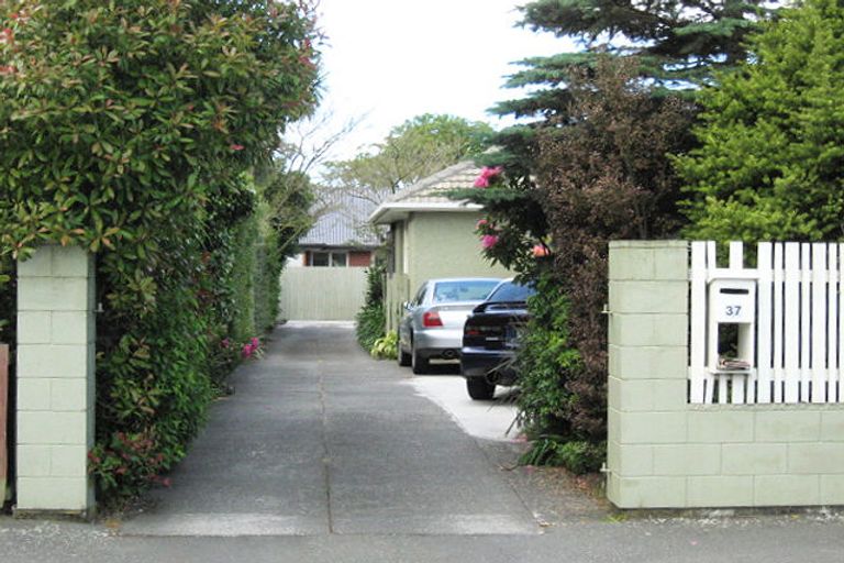 Photo of property in 37 Ravenna Street, Avonhead, Christchurch, 8042