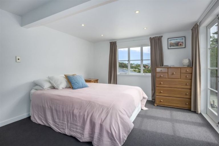 Photo of property in 21 Kiriwai Road, Paremata, Porirua, 5024