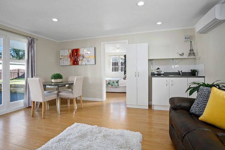 Photo of property in 52 Williams Street, Cambridge, 3434