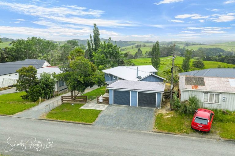 Photo of property in 5 Griffin Road, Maungaturoto, 0520
