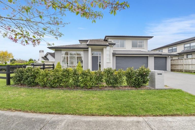 Photo of property in 32 Bayvista Drive, Karaka, Papakura, 2113