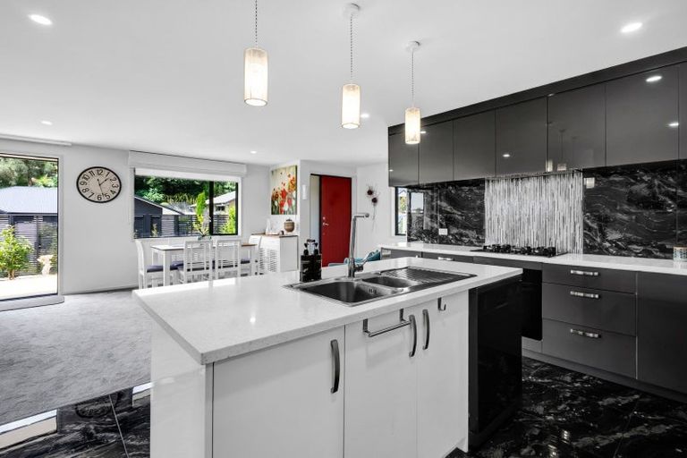 Photo of property in 3 Frederick Place, Whalers Gate, New Plymouth, 4310