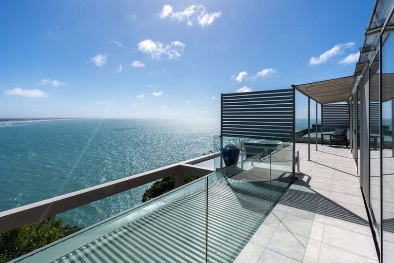 Photo of property in 18 Whitewash Head Road, Scarborough, Christchurch, 8081