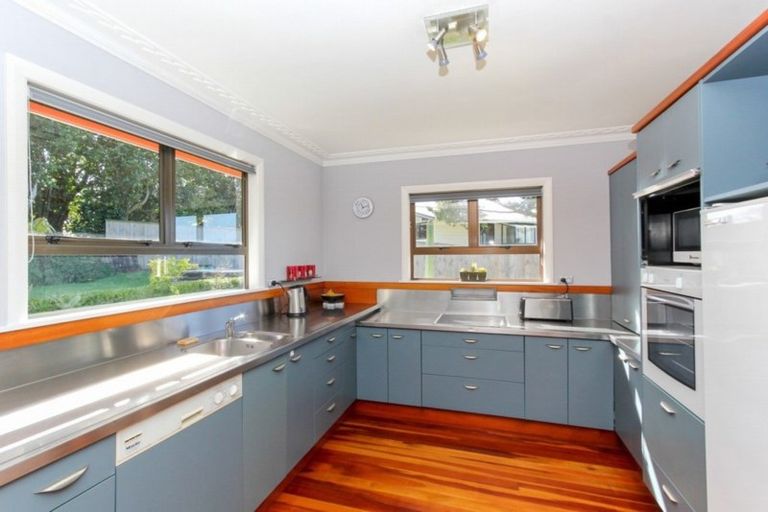 Photo of property in 8 Price Street, Westown, New Plymouth, 4310