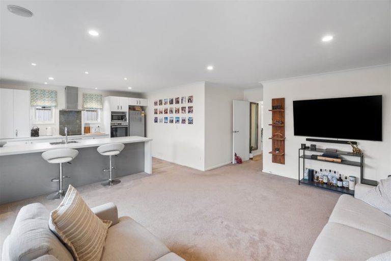 Photo of property in 3a Shillingford Boulevard, Rolleston, 7615