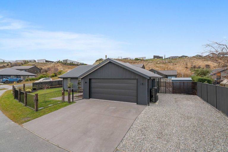 Photo of property in 1 Ashenhurst Way, Lower Shotover, Queenstown, 9304
