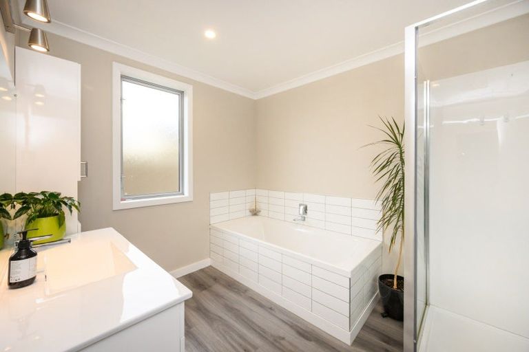 Photo of property in 5 Heritage Place, Terrace End, Palmerston North, 4410