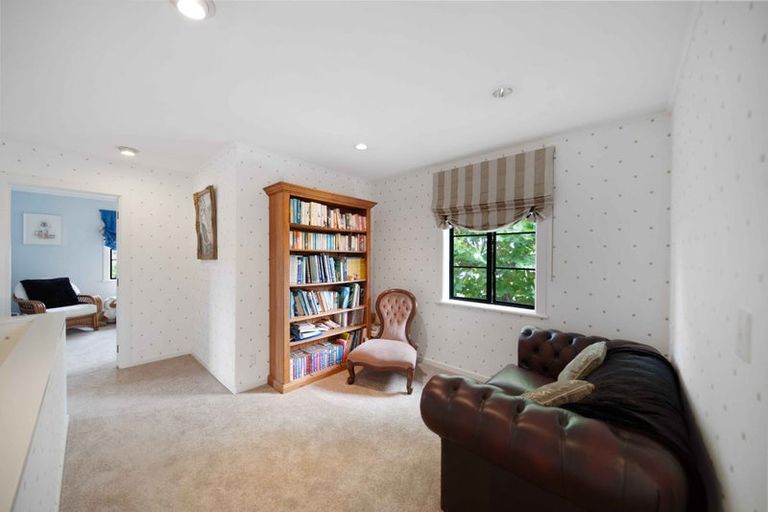 Photo of property in 16 Len Garlick Place, Pahurehure, Papakura, 2113