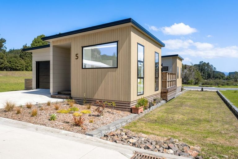 Photo of property in 5 Pinnacles Lane, Pauanui, 3579