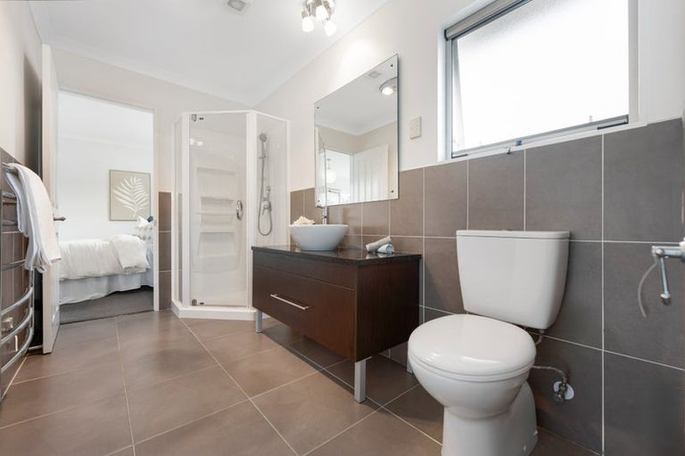 Photo of property in 42 Shelter Drive, Greenhithe, Auckland, 0632