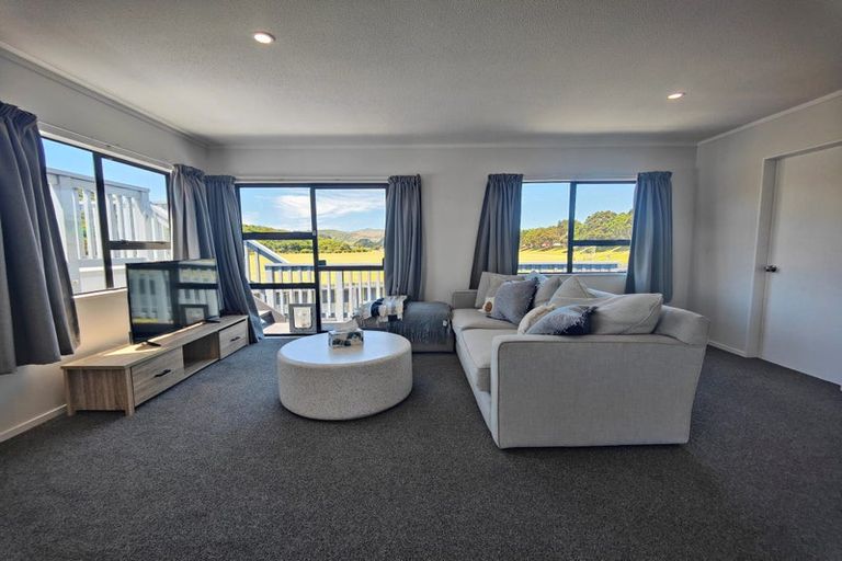 Photo of property in 83a Main Road, Titahi Bay, Porirua, 5022