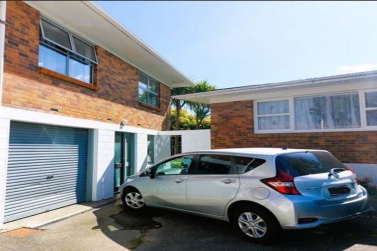 Photo of property in 4/162 Onewa Road, Northcote, Auckland, 0627