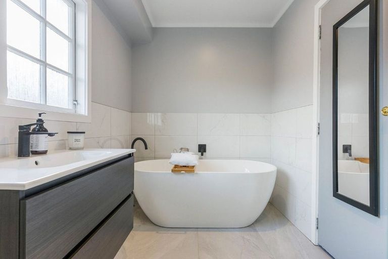 Photo of property in 79 Helenslee Road, Pokeno, 2402