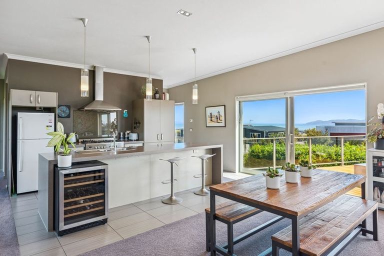 Photo of property in 6 Ocean Vista Lane, Paraparaumu, 5032
