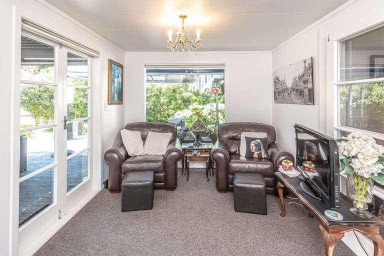 Photo of property in 12 Tarata Street, Saint Johns Hill, Whanganui, 4501