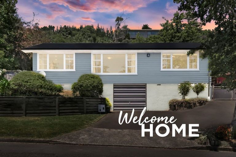 Photo of property in 14 Chichester Drive, Pinehaven, Upper Hutt, 5019