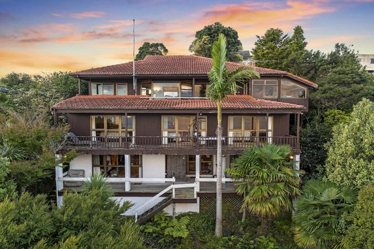 Photo of property in 16 Brigantine Drive, Beach Haven, Auckland, 0626