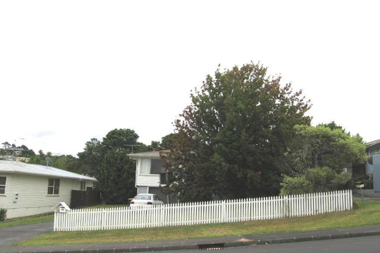 Photo of property in 18 Juniper Road, Sunnynook, Auckland, 0620