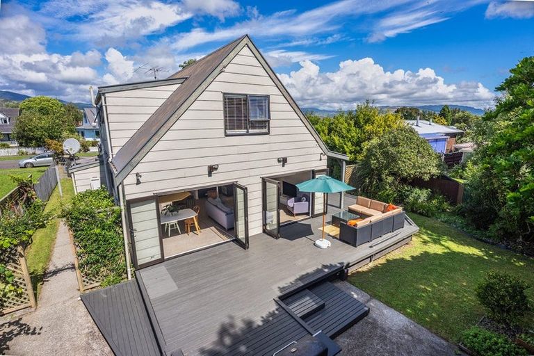 Photo of property in 11 Renata Road, Otaki, 5512
