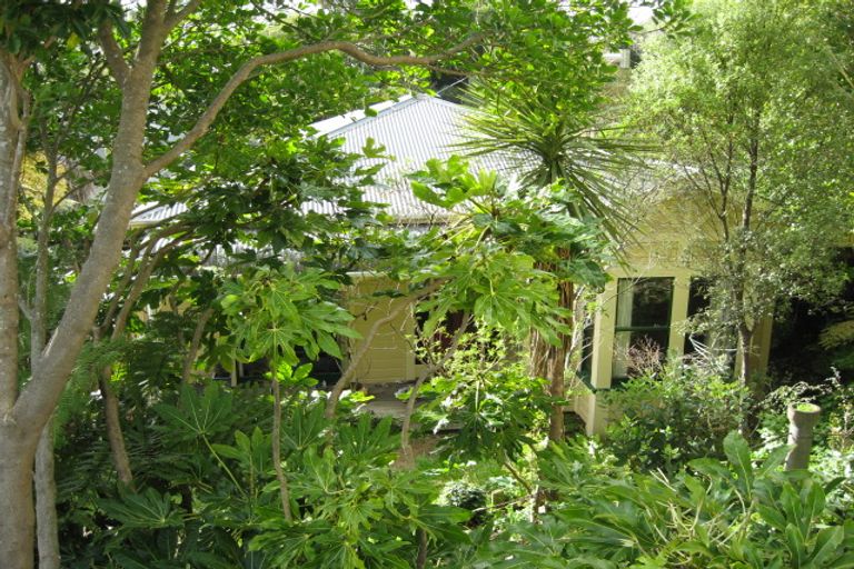 Photo of property in 32 Nottingham Street, Karori, Wellington, 6012