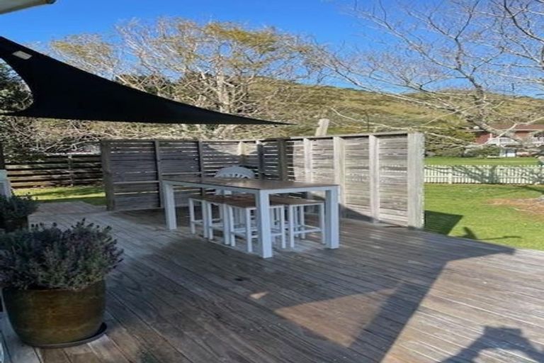 Photo of property in 6 Karawa Place, Kawakawa Bay, Papakura, 2585