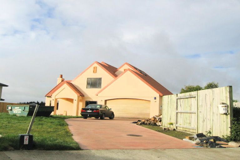 Photo of property in 22 Sycamore Crescent, Fitzherbert, Palmerston North, 4410