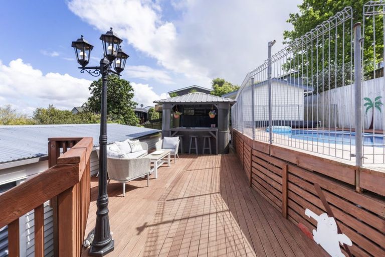 Photo of property in 1/37 Roberts Road, Glenfield, Auckland, 0629