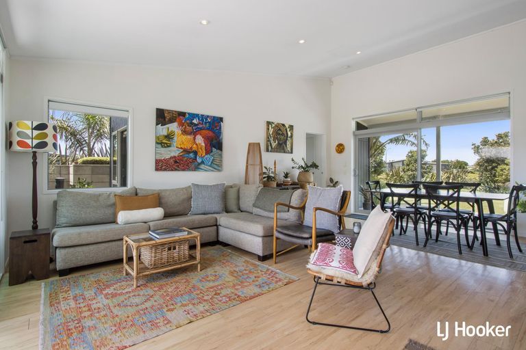 Photo of property in 22 Surfers Avenue, Waihi Beach, 3611