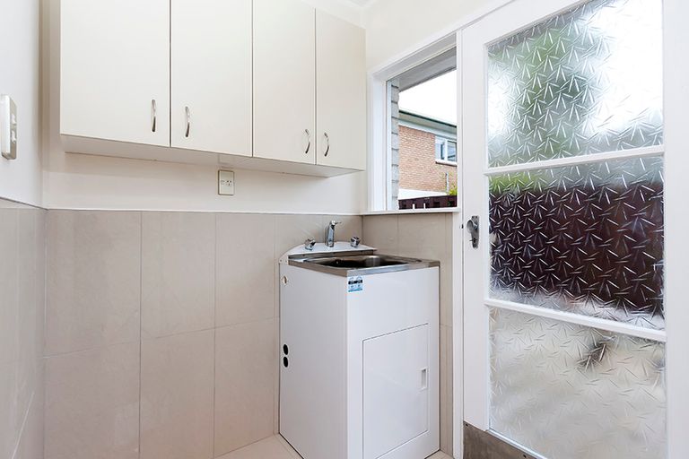 Photo of property in 2/357 Pakuranga Road, Pakuranga Heights, Auckland, 2010