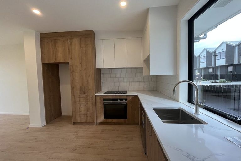 Photo of property in 9/23 Makomako Drive, Orewa, 0931