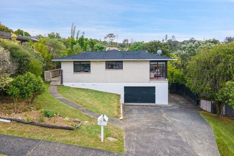 Photo of property in 7 Valdese Rise, Browns Bay, Auckland, 0630