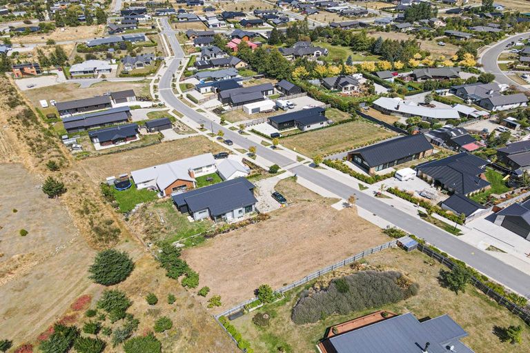 Photo of property in 6 Sarges Way, Lake Hawea, 9382