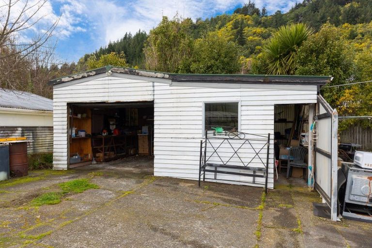 Photo of property in 146a Waikawa Road, Picton, 7220