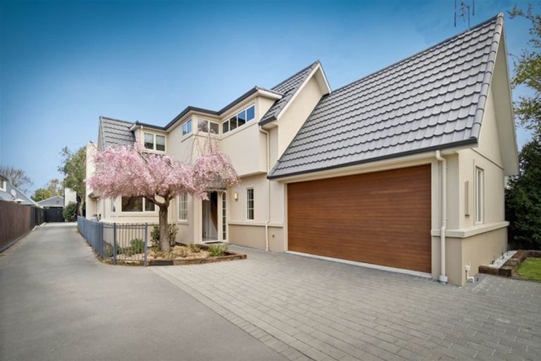 Photo of property in 43 Memorial Avenue, Ilam, Christchurch, 8053